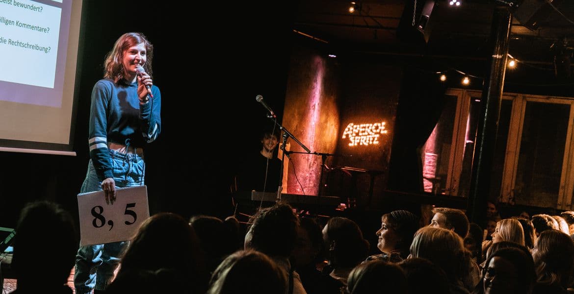 Powerpoint Karaoke im Centralkomitee