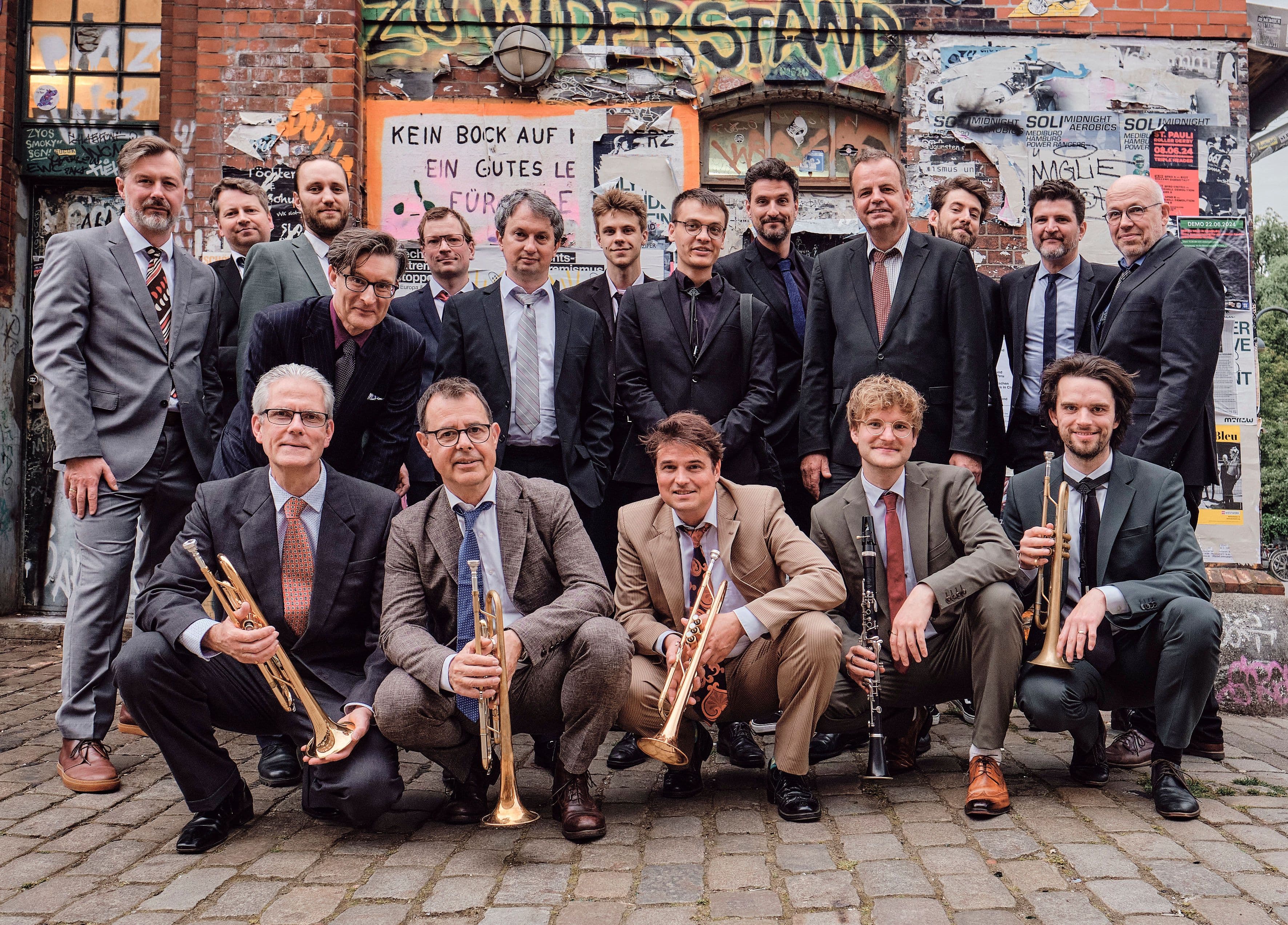Jazz-Band Count Pauli vor dem Knust