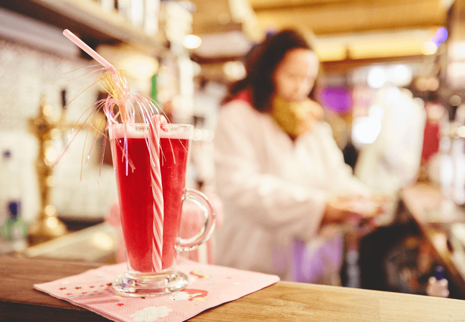 Ein Glas Einhornglühwein