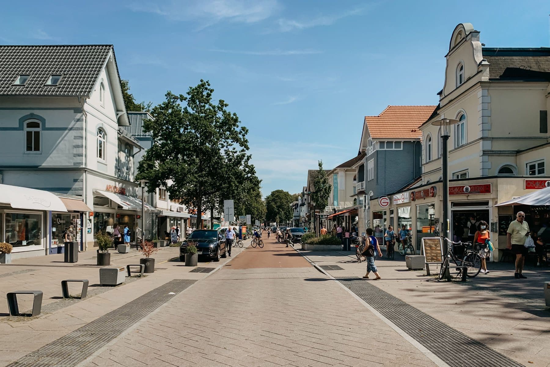 Die Waitzstraße in Othmarschen bei Tageslicht