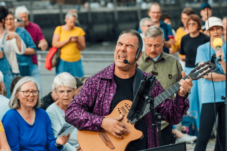 Musiker mit Gitarre